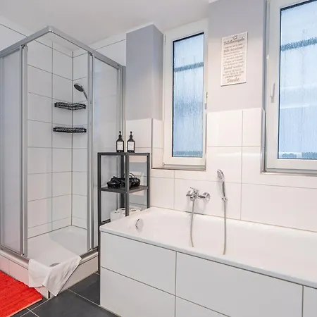 Golden Design Apartment, Zentral, Familie Und Business, 1000 Mbit Appartement *